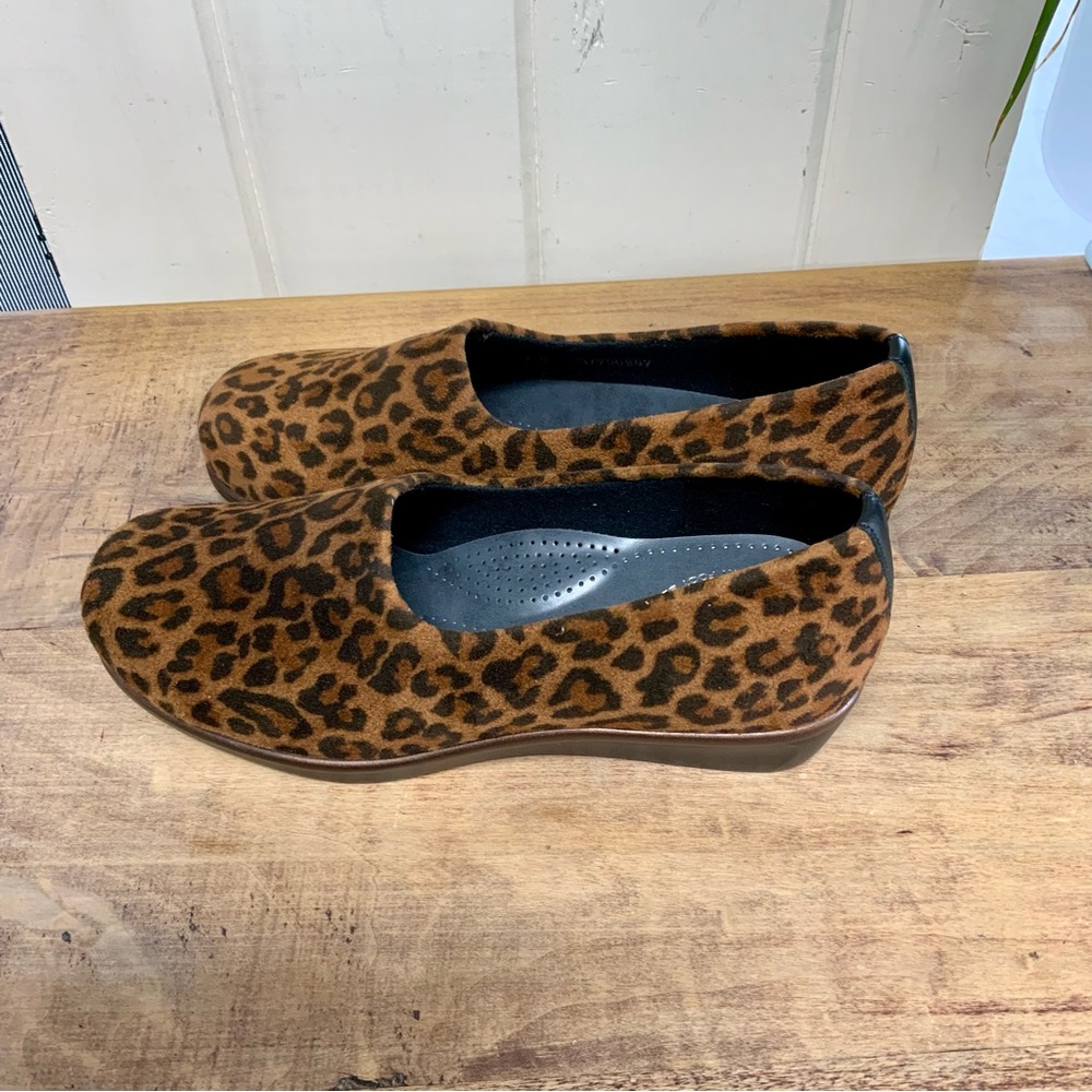 SAS Bliss Leopard 7 wide New with Box - Picture 3 of 6